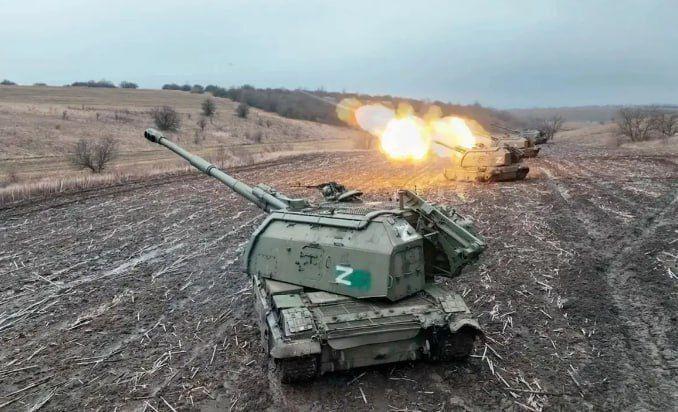 САУ "Мста-С" Западного военного округа ведут огонь по украинским позициям