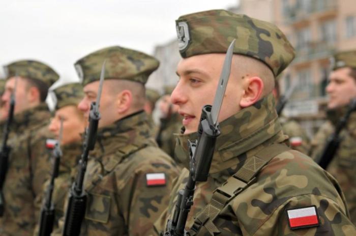 NDP: В Польше раздают повестки для проверки годности к военной службе