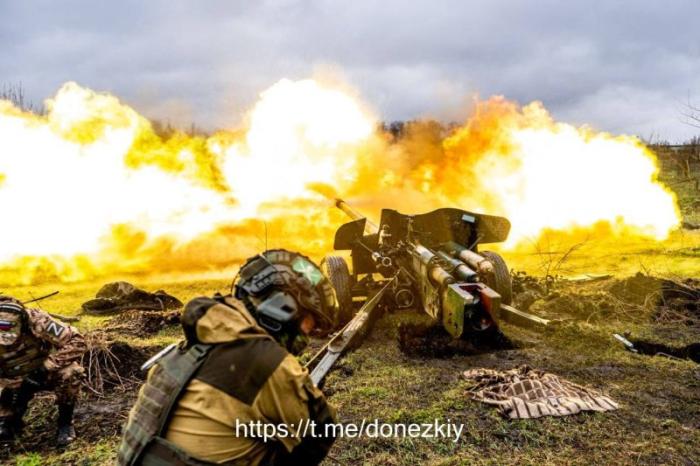 работа из противотанковой 100мм пушки МТ-12 «Рапира», Донецкое направление. "donezkiy"
