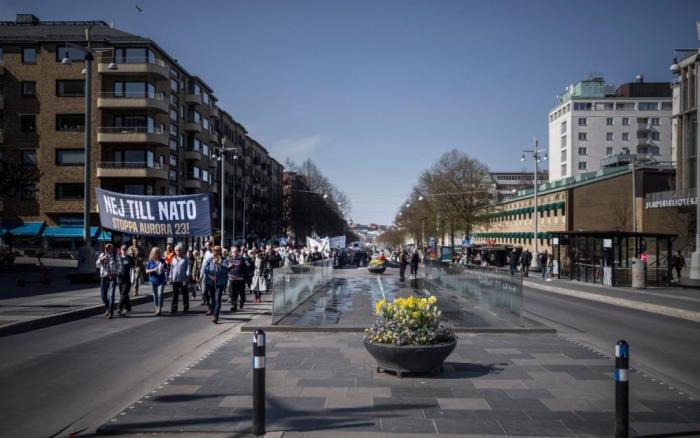 Тысячи шведов вышли на протест против НАТО