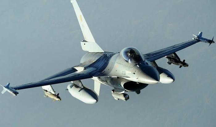 Бельгия готова обучать украинских пилотов обращению с F-16