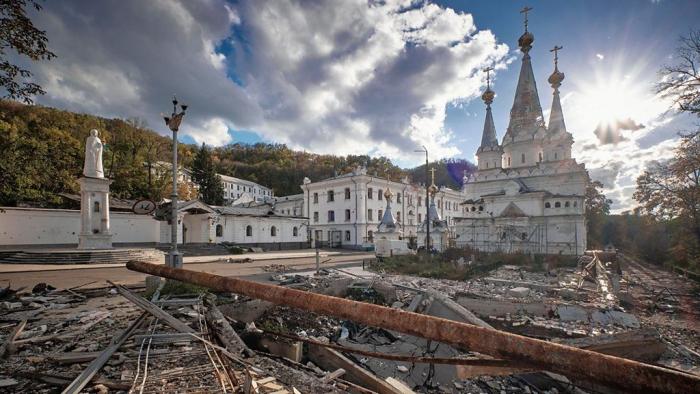 Зеленский продолжает убивать Православие – Киев собирается передать раскольникам Святогорскую лавру