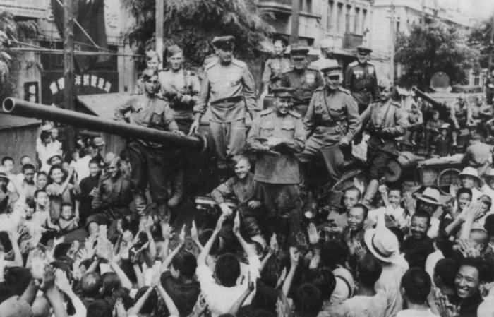 Освобождение Китая от японской оккупации. Советские войска в Харбине, 1945 г.