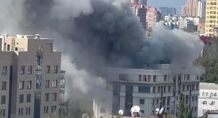 Украинская артиллерия обстреляла здание администрации главы ДНР в центре Донецка