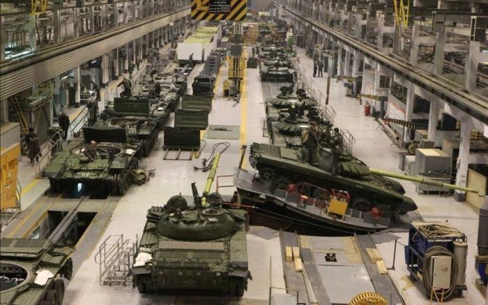 Sohu: Россия стремительно наращивает оборонный потенциал, Украина воюет чужим оружием