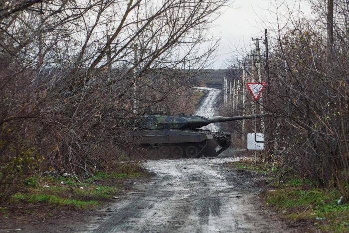Украинское командование пытается укрепить оборону в данном районе и не допустить попадания авдеевской группировки ВСУ в котёл. Такая перспектива становится всё более угрожающей
