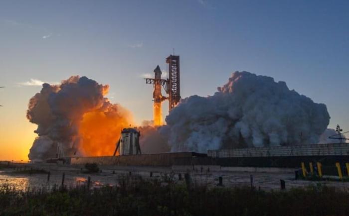 18 ноября компания SpaceX Илона Маска провела второй тестовый запуск космического корабля Starship S25 со своего полигона Starbase в Бока-Чика, штат Техас. 