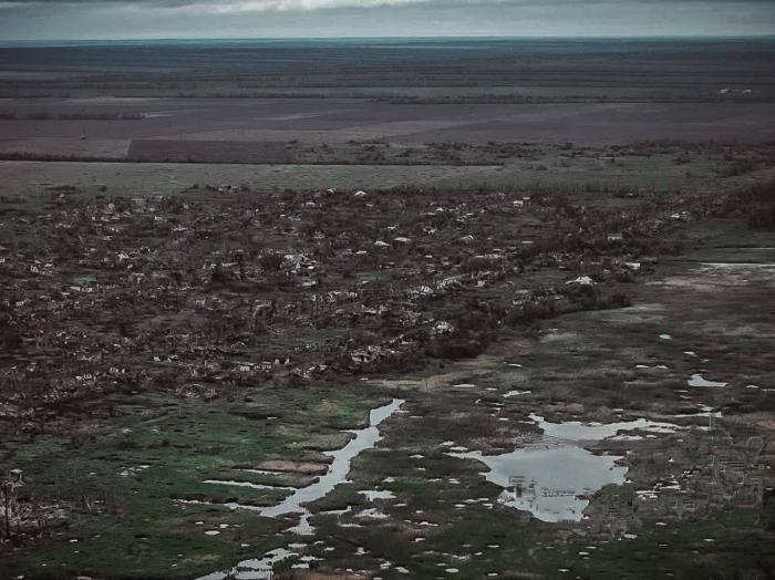 Панорама Марьинки, на окраинах которой добивают последние позиции ВСУ. Населённого пункта де-факто уже не существует