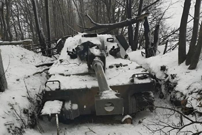 Последствия прилёта по украинской 155-мм САУ AHS Krab польского производства