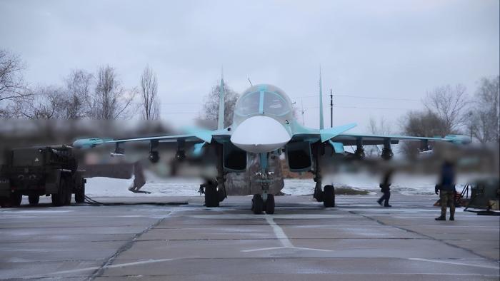 Боевой вылет экипажа истребителя-бомбардировщика Су-34 с 4 авиабомбами ФАБ-500 М62 с УМПК для нанесения ударов по противнику на Краснолиманском направлении