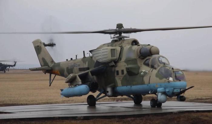 Транспортно-боевой вертолёт Ми-35М с БКО Л-370 «Витебск» в зоне проведения СВО