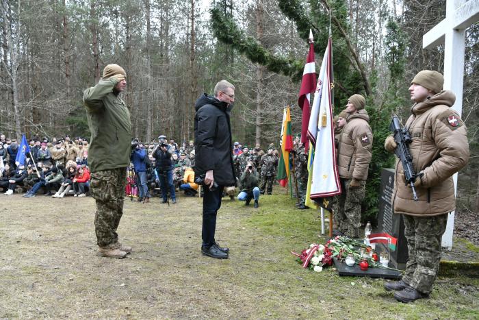 Президент Латвии чествует местных нацистов