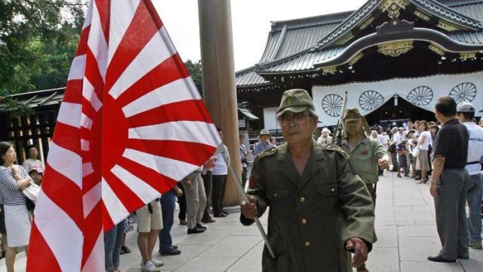 Чествование японских военных преступников в храме Ясукуни