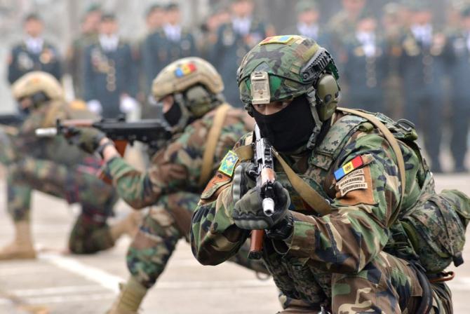 Армия Молдавии учится стрелять в русских