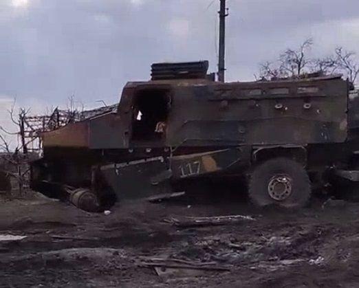 кладбище подбитых и уничтоженных украинских бронеавтомобилей BMC Kirpi турецкого производства в н.п. Старомайорское на Южнодонецком направлении