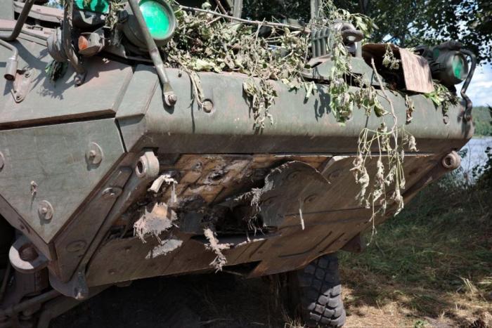 Подбитый из противотанкового гранатомёта M1126 Stryker ВСУ 82-й десантно-штурмовой бригады