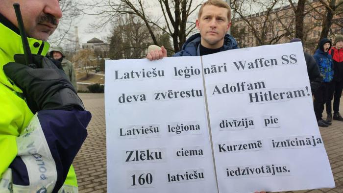 Андрей Пагор очень активно противодействует героизации нацистских коллаборационистов, за что неоднократно задерживался полицией.