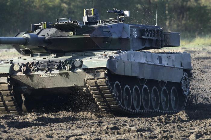 Хорватия передаст Киеву старые танки и бронетранспортёры 