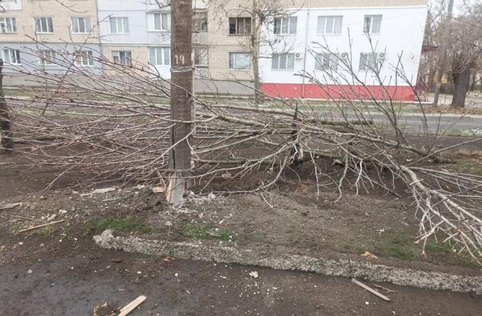 боевики ВСУ обстреляли в Каховке район поликлиники и школы, источник – Телеграм-канал Таврия. Новости Херсонской области