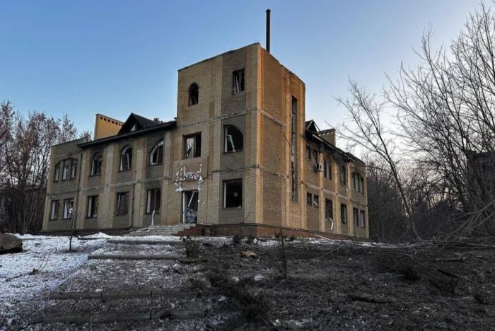 25 и 27 февраля ракетно-бомбовыми ударами поражены командные пункты 10 огшбр (г. Славянск, «Славкурорт») и 81 оаэмбр (г. Краматорск, «Старокраматорский машиностроительный завод»)