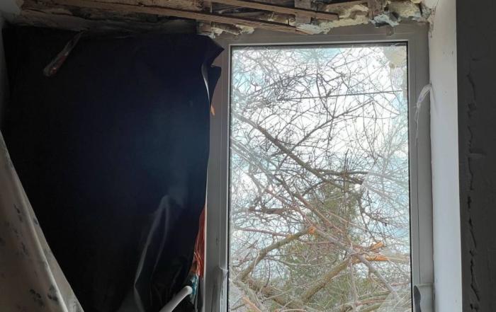 накануне БПЛА ВСУ атаковал частное домовладение в Васильевке. В результате атаки дрона дом практически разрушен. Пострадавших нет