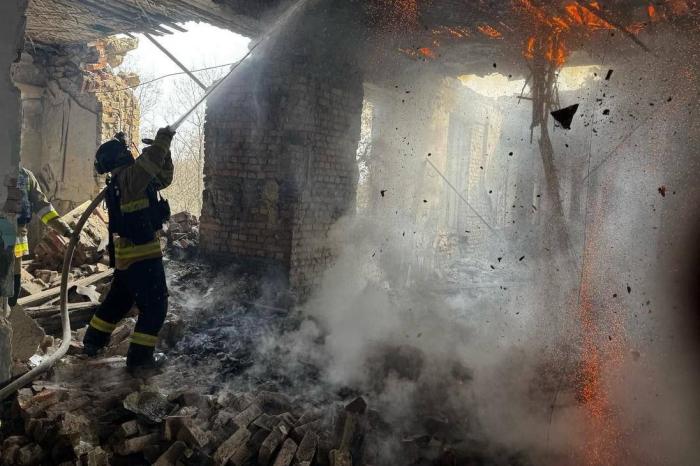 последствия удара УМПК в Константиновке на Донбассе. Поражен ПВД ВСУ