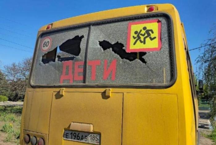 вражеский беспилотник атаковал школьный автобус в Михайловском муниципальном округе Запорожской области, пострадал ребёнок, источник Телеграм-канал Дневник Десантника
