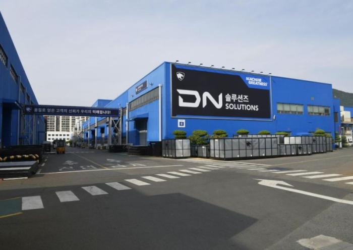 Станки южнокорейской фирмы DN Solutions, используемые украинским ВПК для производства военной продукции, оказались у российских производителей дронов "Ланцет" и ракет "Искандер". 