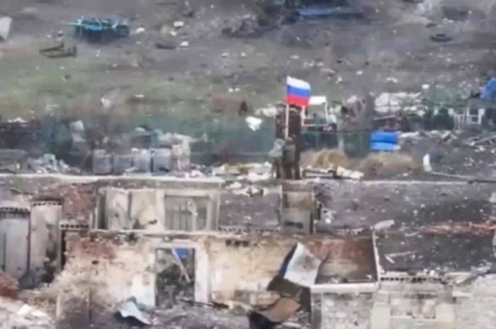 Освобождённая Петровка, она же Грековка, – это последний населённый пункт ЛНР, который удерживался нацистами.  Теперь можно говорить о том, что Луганская народная республика полностью освобождена, источник Телеграм-канал Синяя Борода