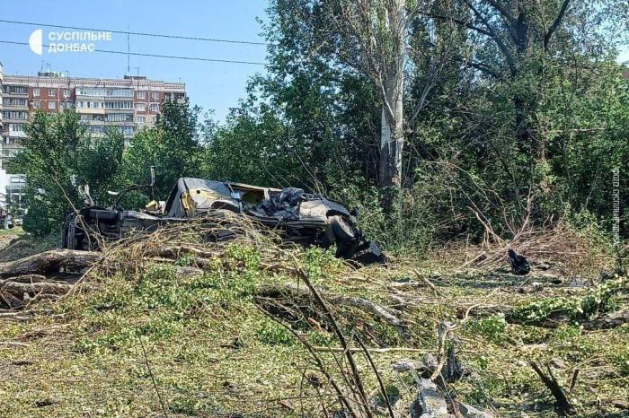 последствия одного из ударов в Краматорске. Удар пришелся по СТО на Станкострое где ремонтируется техника ВСУ, источник Телеграм-канал Сводки и Аналитика СВО (Резерв)