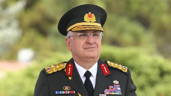 министр обороны Яшар Гюлер