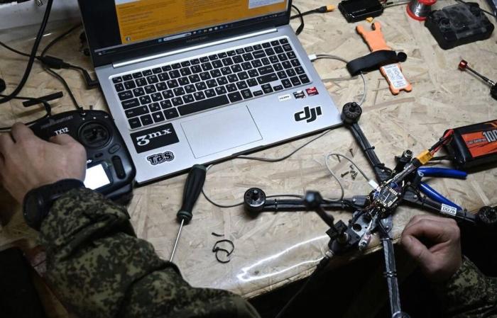 лаборатория по ремонту и сборке БПЛА группировки войск «Центр» на Покровском (Красноармейском) направлении, источник Телеграм-канал Военный Осведомитель