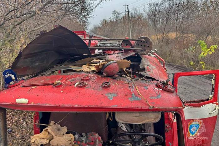 в Горловке из-за атаки украинского БПЛА-камикадзе ранены четверо сотрудников МЧС России, источник Телеграм-канал Донбасс решает 