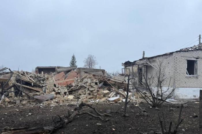 последствия вчерашнего удара УМПК в н.п. Староверовка Харьковской области, источник Телеграм-канал Хроники Гераней