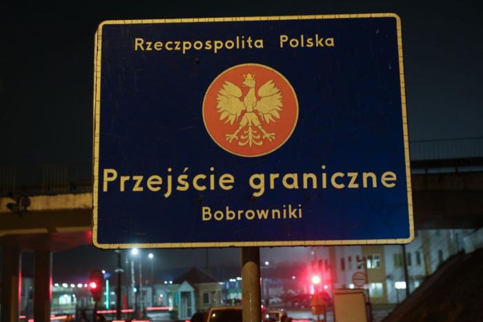 В ночь на 17 ноября Польша открыла два пропускных пункта на границе с Белоруссией: Кузница Белостоцкая (с белоруской стороны Брузги) и Бобровники (с белорусской стороны Берестовица). Оба погранперехода были закрыты по инициативе польской стороны в 2021 (Кузница) и 2023 гг. (Бобровники).