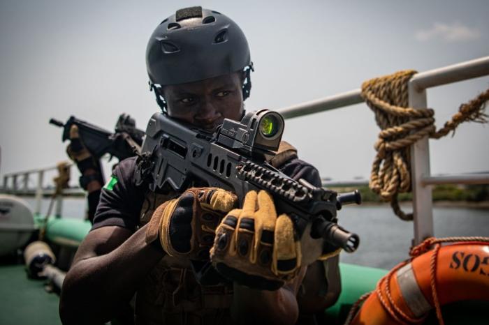 ЕС с США устремляются «оборонять» и Гвинейский залив...