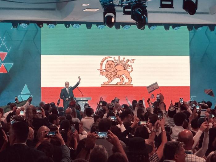 Нынешние бунты в значительной степени происходили на национальных окраинах Ирана – среди курдов, азербайджанцев, арабов, белуджей, луров и других, чему особое инспирирующее внимание уделяли внешние организаторы протестов из США и Израиля.