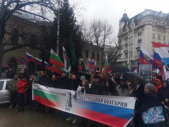 Брюссель идеологически «опекает» Болгарию, но болгары умнее власть имущих