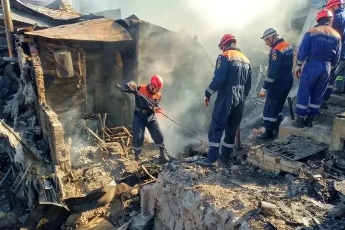 последствия атаки украинских дронов по жилым домам в Туапсе, источник МАХ-канал РОДИОН_МИРОШНИК