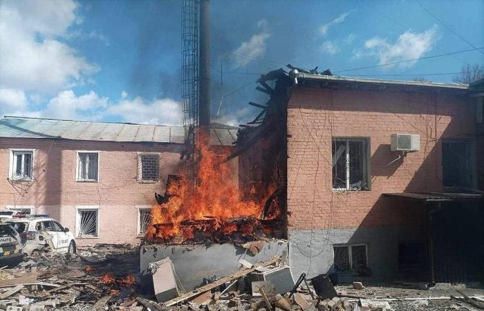 Прилуки Черниговской области. Под удар Герани попало отделение полиции, источник МАХ-канал Хроники Гераней