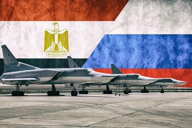 Демонстрация силы и дружбы: российские самолеты над египетским «Октагоном»