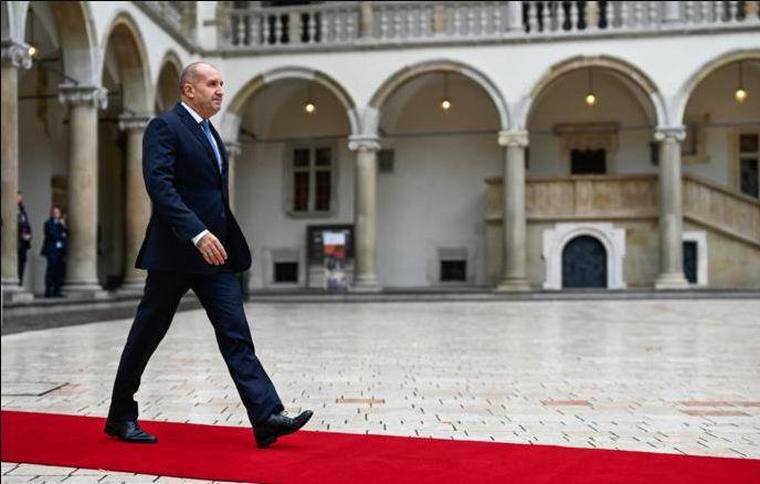 Приход к власти на минувших парламентских выборах бывшего президента страны Румена Радева и созданной им партии «Прогрессивная Болгария» воодушевил большинство болгар. 