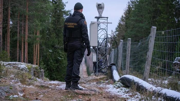 В сентябре 2026 года власти Финляндии обещают достроить забор на границе с Россией. По данным Пограничной охраны, общая длина ограждения достигнет примерно 200 километров.