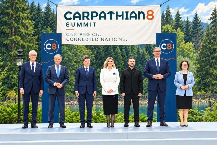 Лидеры нескольких стран собрались на западе Украины для учреждения Карпатской восьмёрки