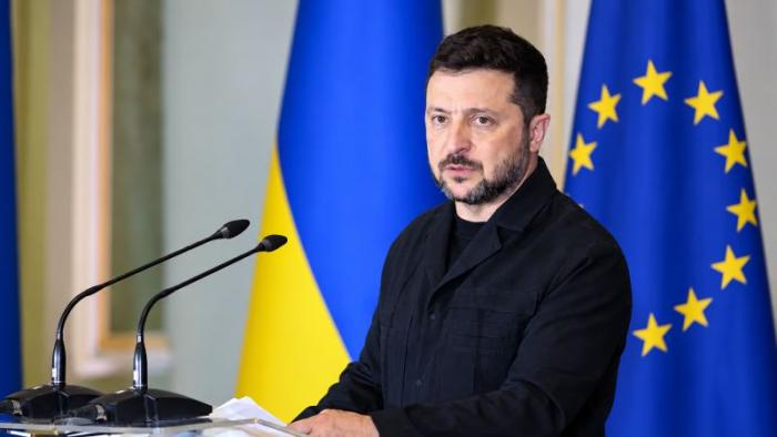Зеленский требует принять Украину в ЕС до того, как закончится 2026 год