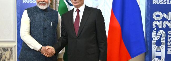 Владимир Путин и Нарендра Моди на саммите БРИКС в 2024 году