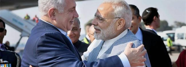 Нарендра Моди в объятиях Биньямина Нетаньяху