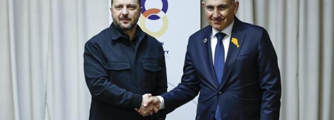 Президент Украины Зеленский и премьер-министр Армении Пашинян в Ереване