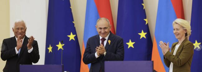 Антониу Кошта, Никол Пашинян и Урсула фон дер Ляйен в Ереване 