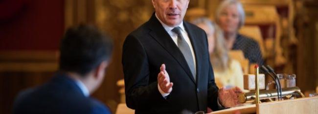 Министр обороны Норвегии в парламенте
